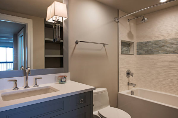 6001-Pelican-Bay-Blvd-1702-large-006-3-Bathroom-1499x1000-72dpi[1]