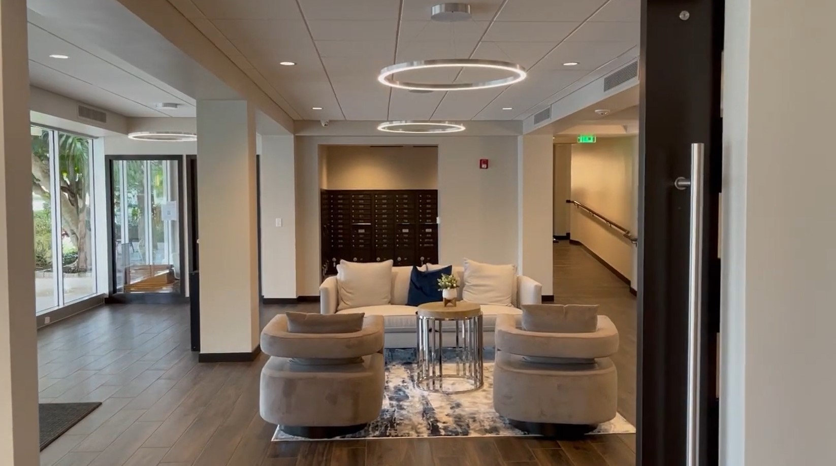 Virtual Tour: Vanderbilt Towers Lobby: Sand Dollar Award Winner for Best Commercial Remodel – 2021